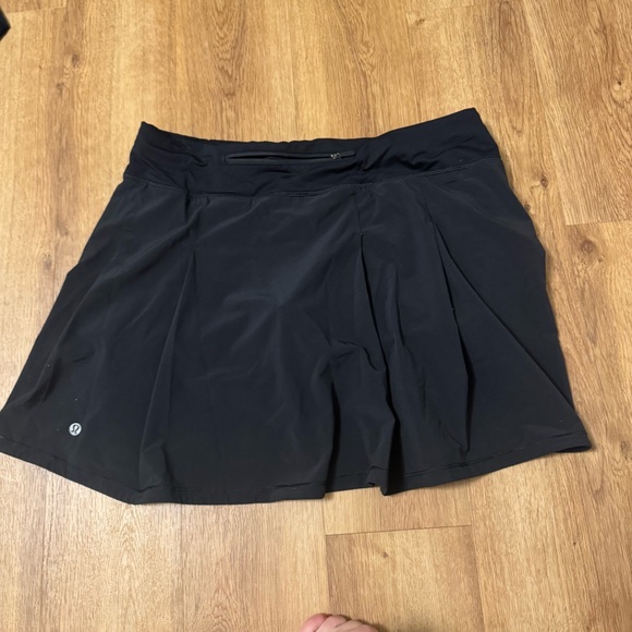 Lululemon Women's Black Athletic Skort - Picture 3 of 6
